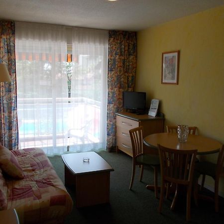 Les Genevriers Apartment Кан Екстериор снимка
