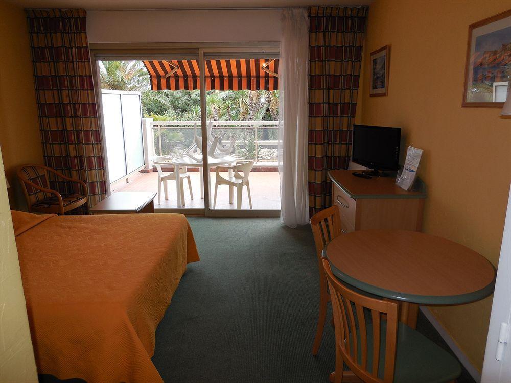 Les Genevriers Apartment Кан Екстериор снимка