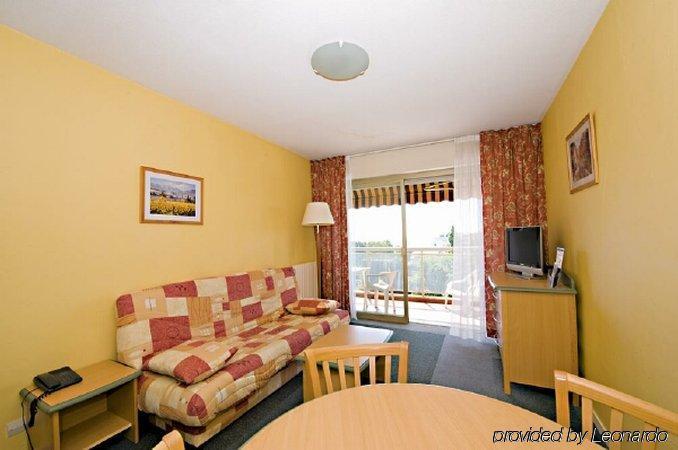 Les Genevriers Apartment Кан Стая снимка