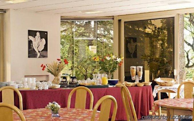 Les Genevriers Apartment Кан Ресторант снимка