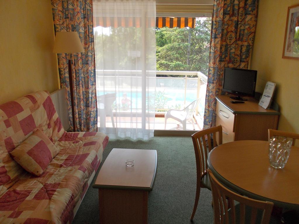 Les Genevriers Apartment Кан Стая снимка