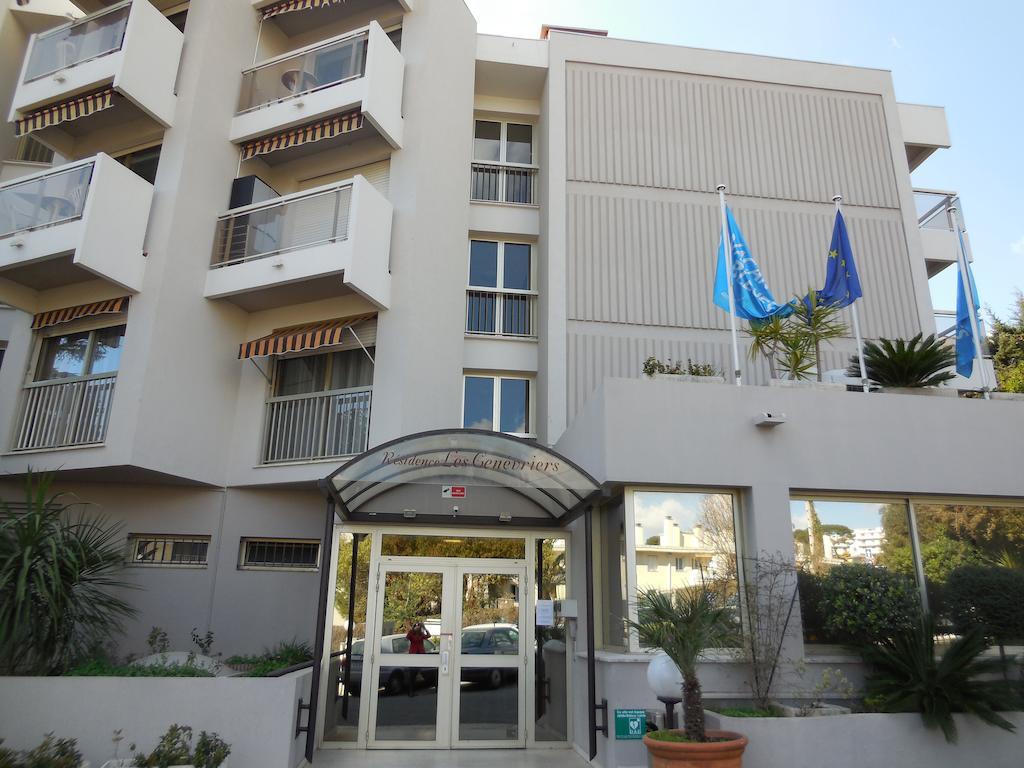 Les Genevriers Apartment Кан Екстериор снимка