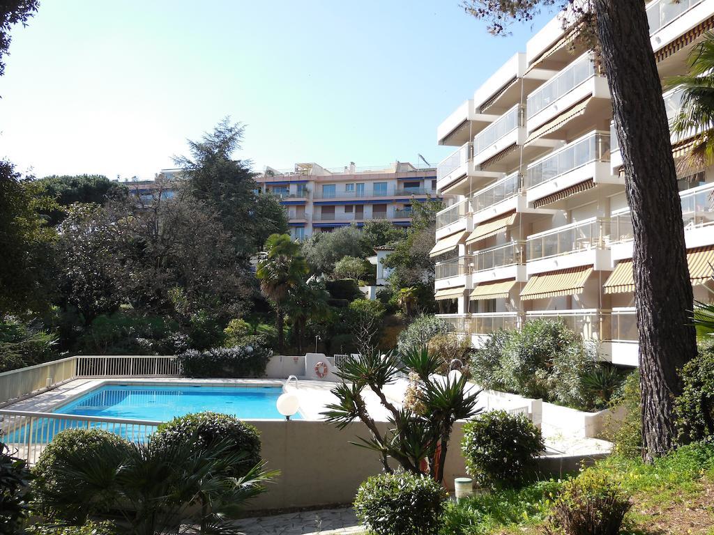 Les Genevriers Apartment Кан Екстериор снимка