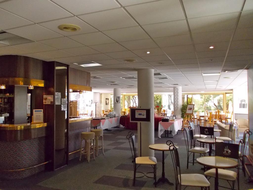 Les Genevriers Apartment Кан Екстериор снимка